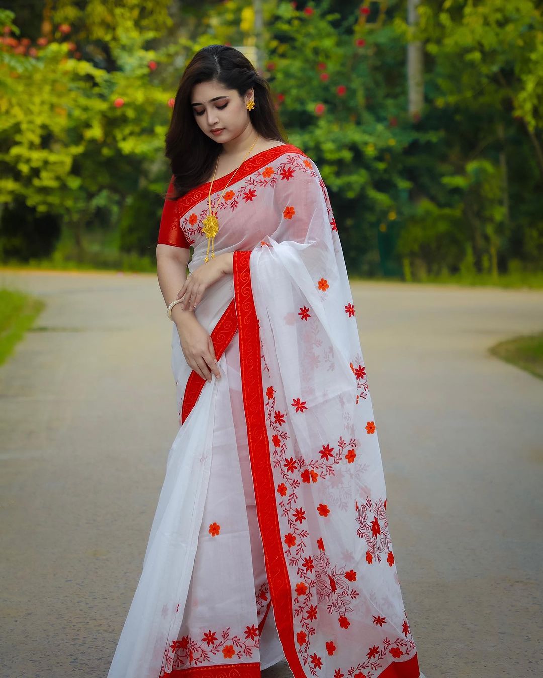 Premium Half Silk Sharee – নওগাঁ মহাদেবপুরে দামি স্কিন প্রিন্ট হাফ সিল্ক শাড়ি